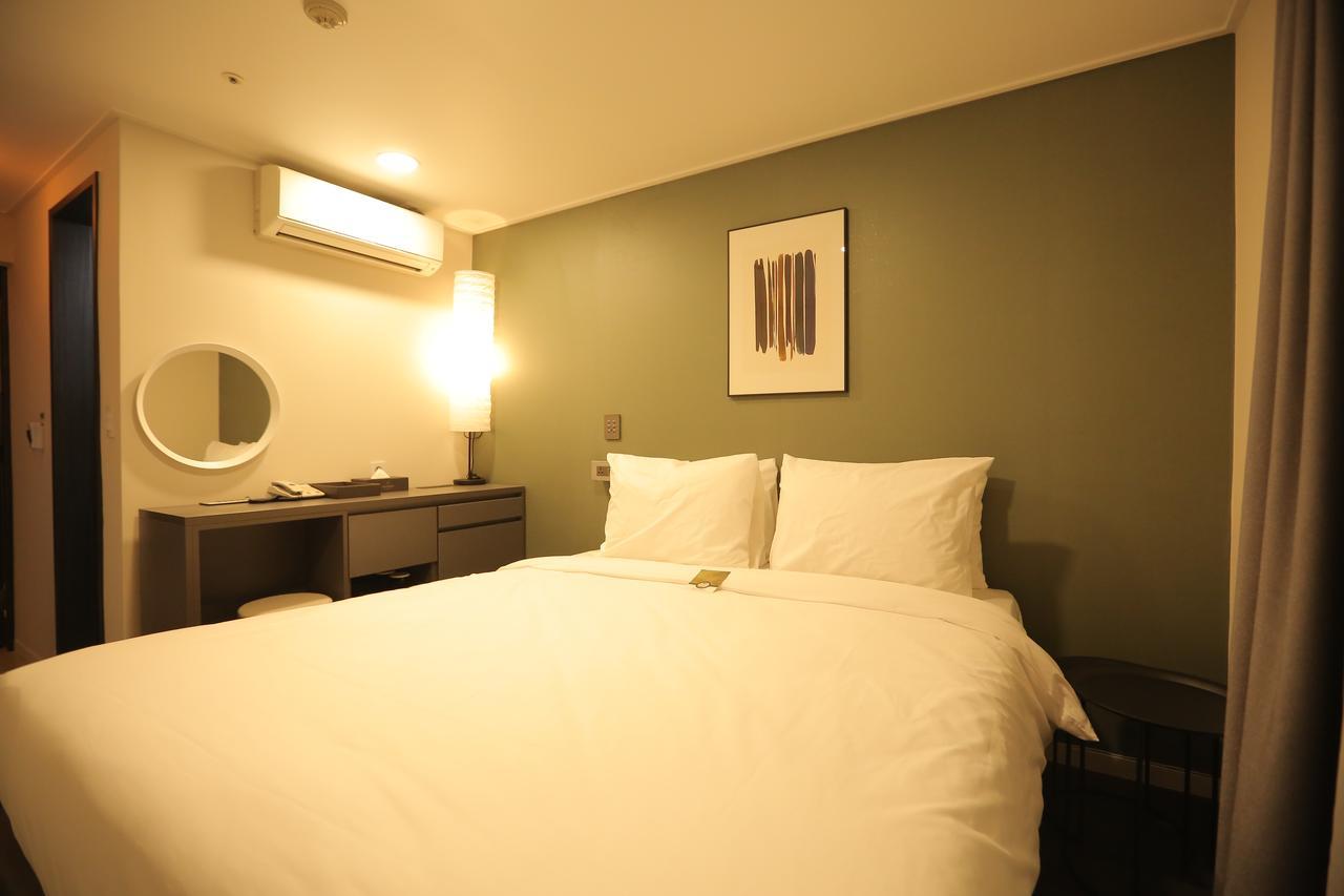 The Hotel Young Inn โซล ภายนอก รูปภาพ